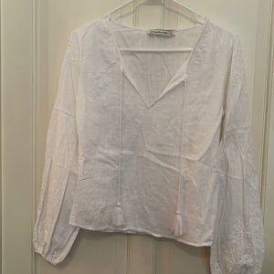 White top with cute sleeves